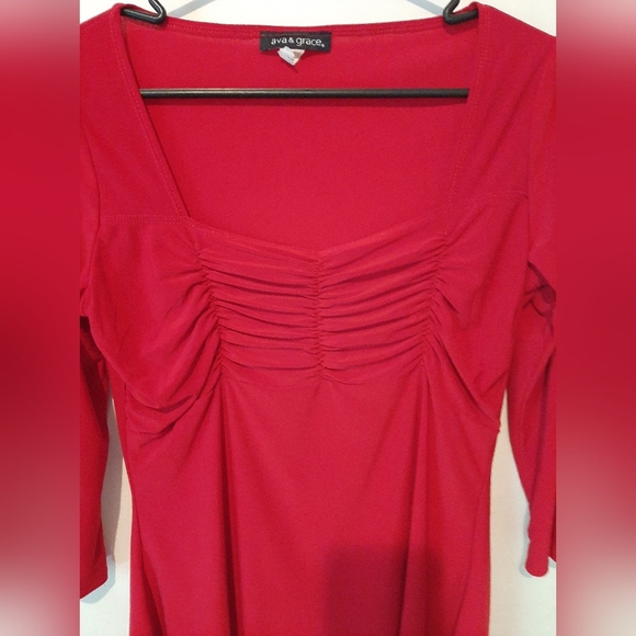 Vintage Ava & Grace lovely red top with ruching at front/Sz L - Picture 2 of 4